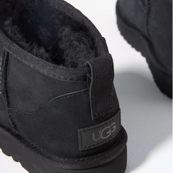 UGG Classic Ultra Mini Boots - Picture 2 of 4
